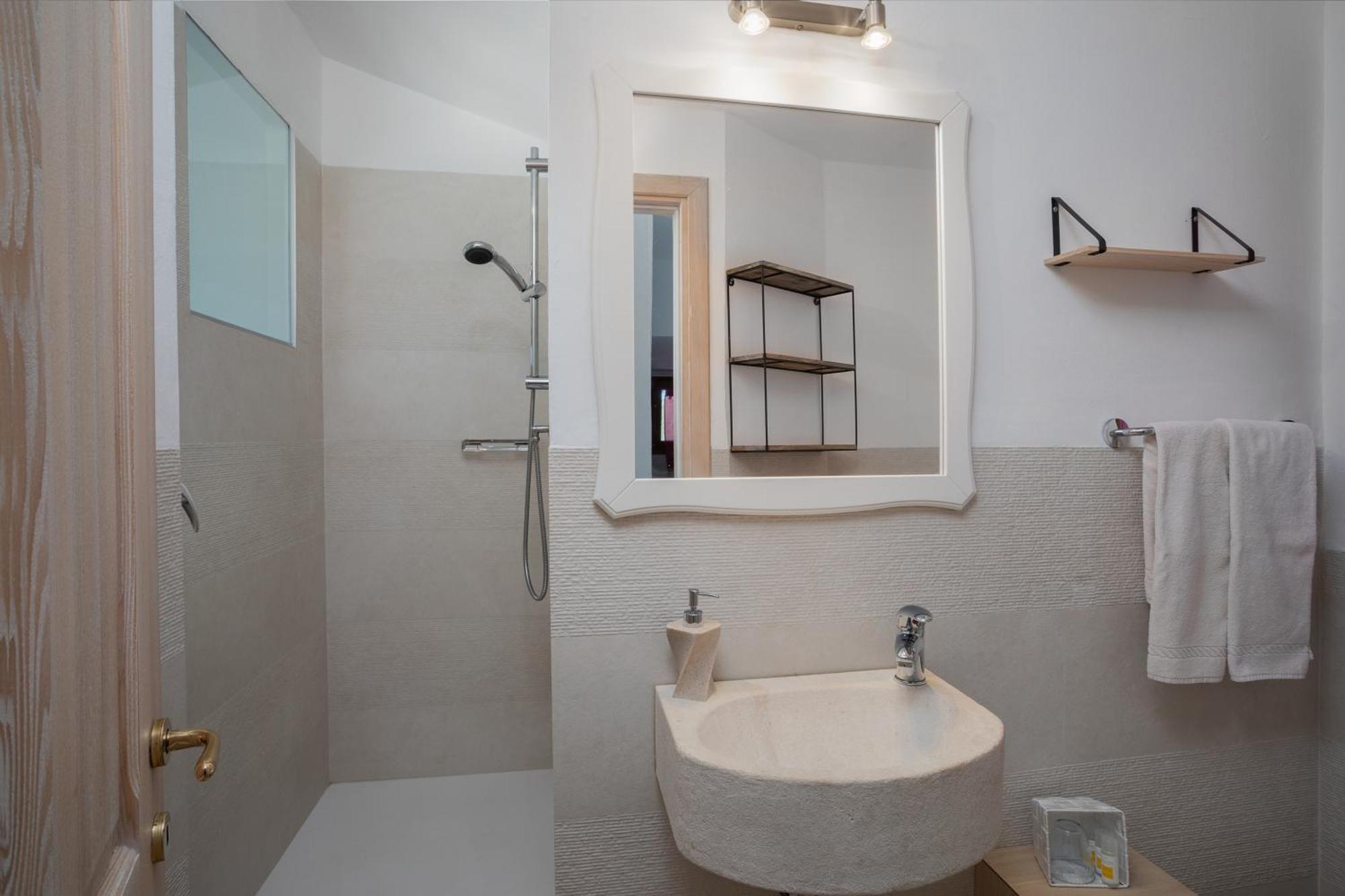 카니지오네 The Square Depandance B&B 외부 사진